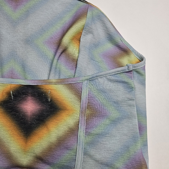 Urban Outfitters Boho Retro 90s Inspired Crop Halter Top Geometric Print Size L - Picture 6 of 9